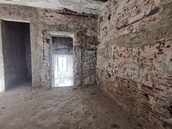 appartamento in vendita a Massa in zona Borgo del Ponte