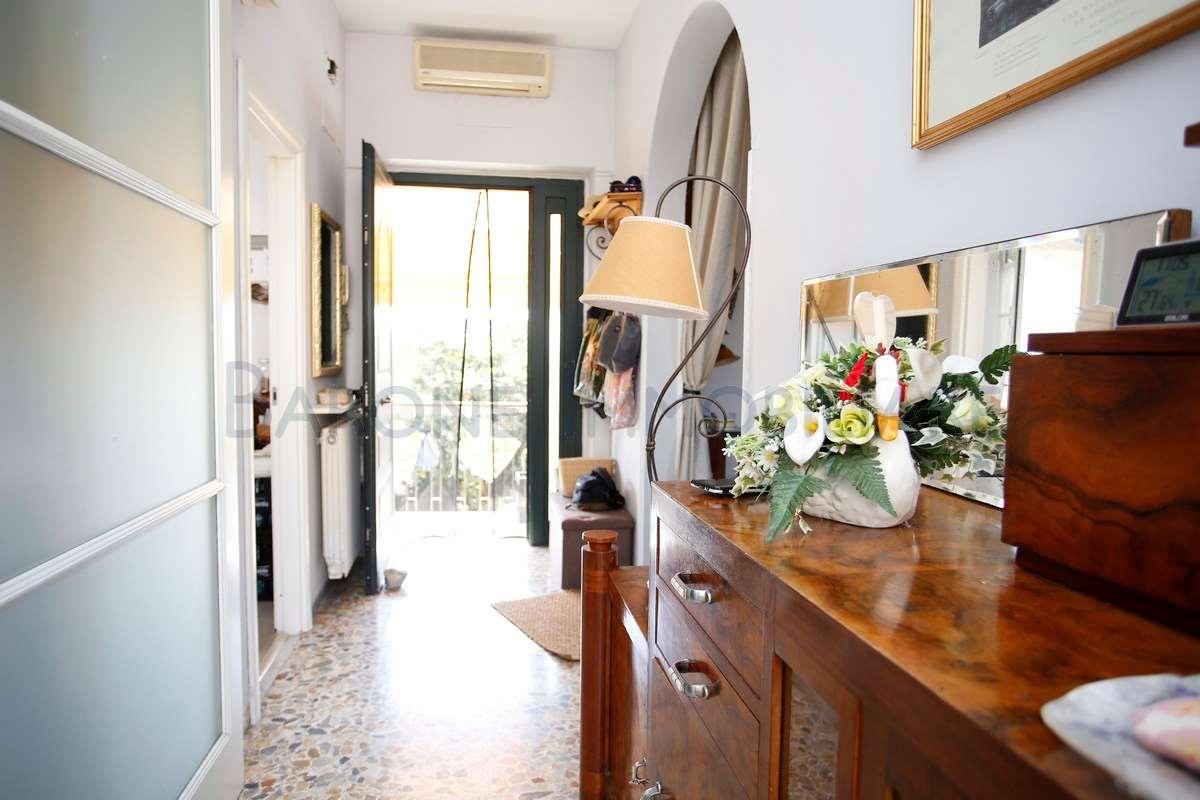 appartamento in vendita a Massa in zona Centro Storico