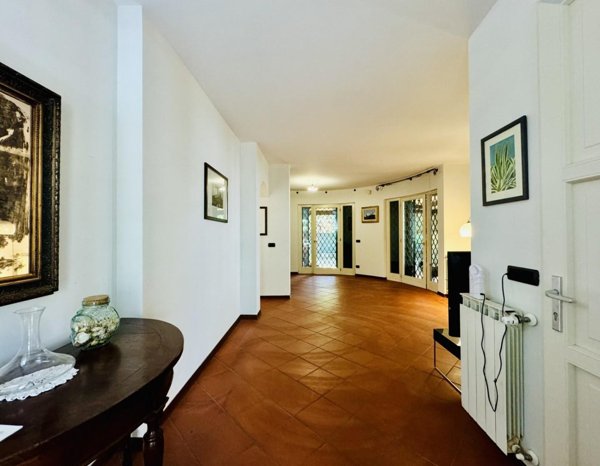 casa indipendente in vendita a Massa in zona Candia