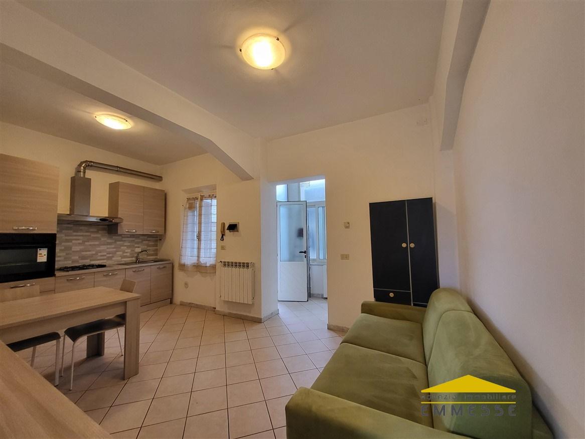 appartamento in vendita a Massa in zona Centro Storico