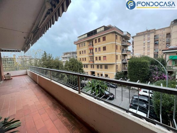 appartamento in vendita a Massa in zona Centro Storico