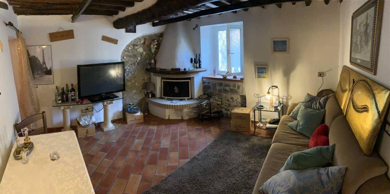 casa indipendente in vendita a Massa in zona Centro Storico