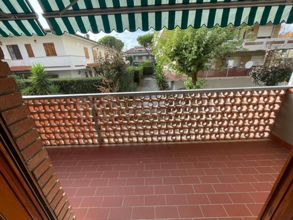 appartamento in vendita a Massa in zona Marina di Massa