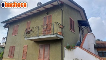 casa indipendente in vendita a Massa