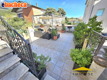 casa indipendente in vendita a Massa