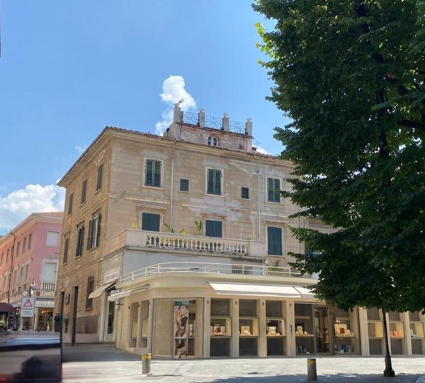 appartamento in vendita a Massa in zona Centro Storico