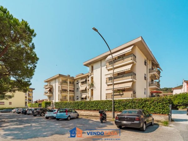 appartamento in vendita a Massa in zona Mirteto