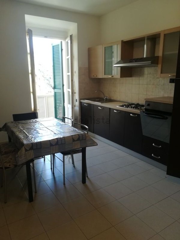 appartamento in vendita a Massa in zona Centro Storico