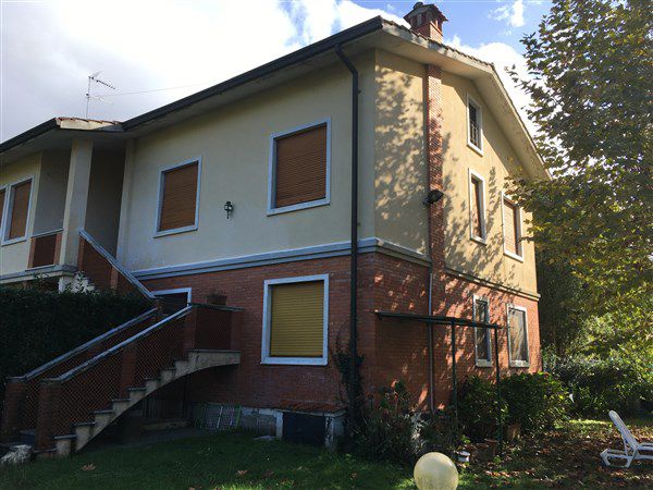 appartamento in vendita a Massa in zona Poveromo