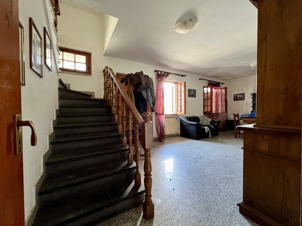 casa indipendente in vendita a Massa in zona Centro Storico