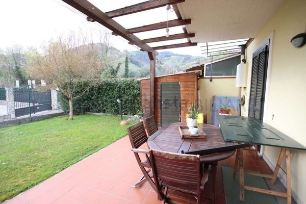 casa indipendente in vendita a Massa in zona Romagnano