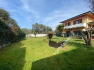 casa indipendente in vendita a Massa in zona Quercioli