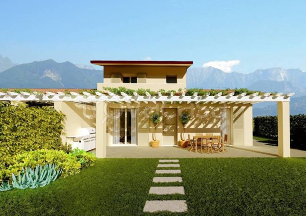 casa indipendente in vendita a Massa in zona Marina di Massa