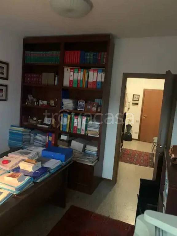 ufficio in vendita a Massa in zona Centro Storico