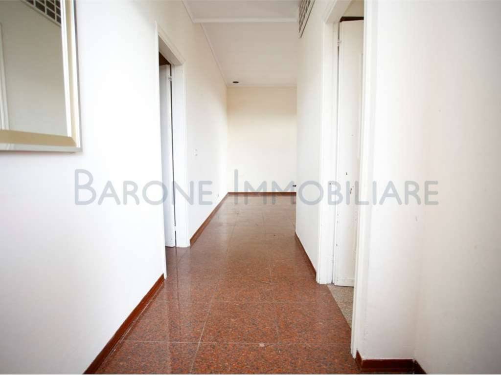 appartamento in vendita a Massa in zona Antona