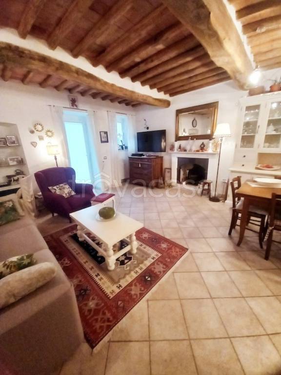 appartamento in vendita a Massa in zona Centro Storico