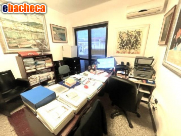 ufficio in vendita a Massa in zona Marina di Massa