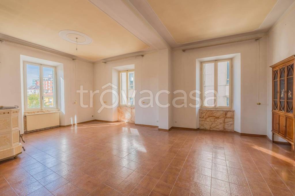 appartamento in vendita a Massa in zona Centro Storico