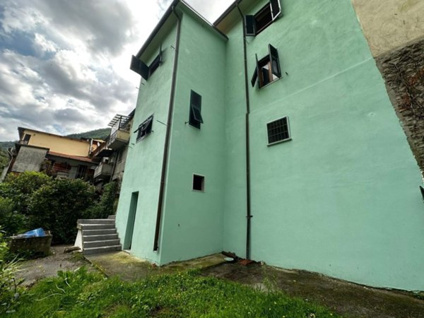 casa indipendente in vendita a Massa in zona Antona