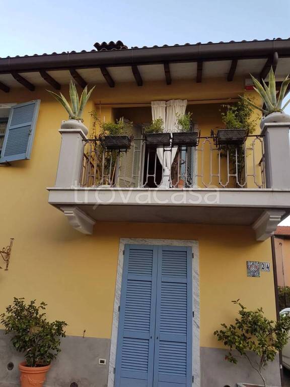 casa indipendente in vendita a Massa in zona Centro Storico