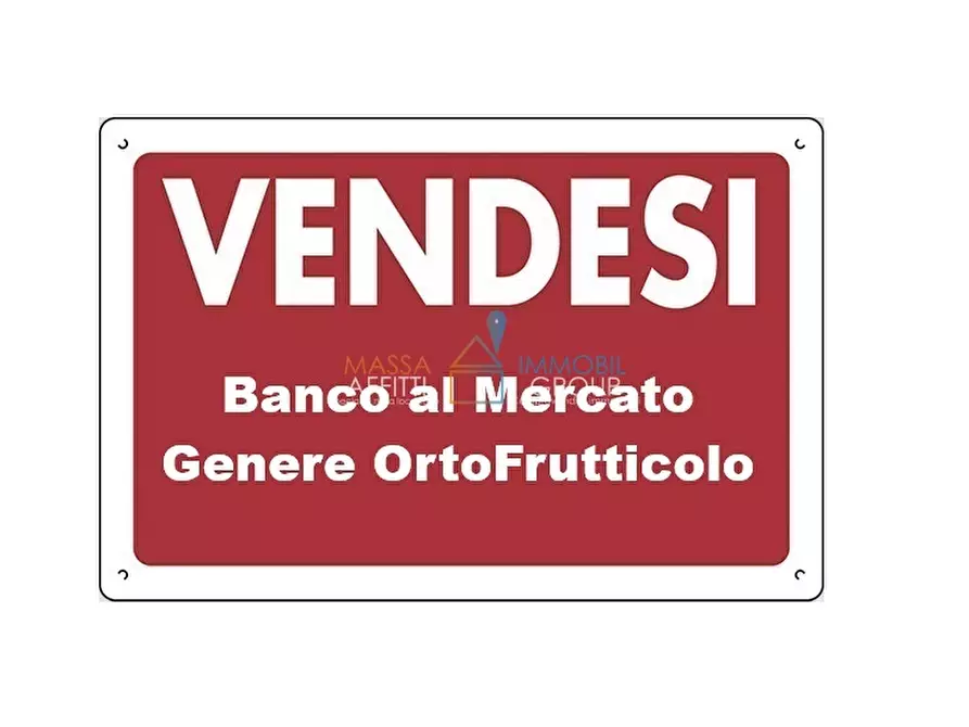 locale commerciale in vendita a Massa