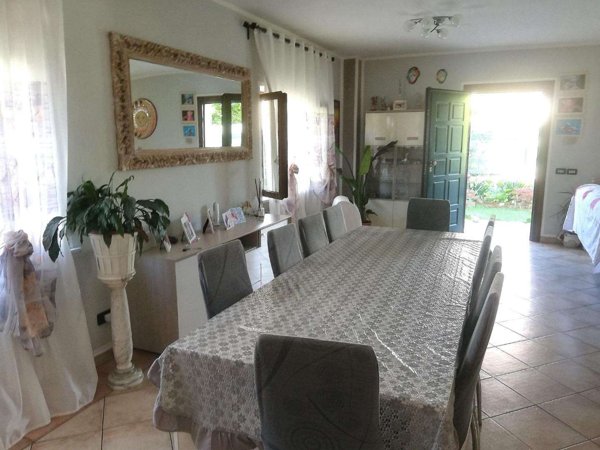 casa indipendente in vendita a Massa in zona Quercioli