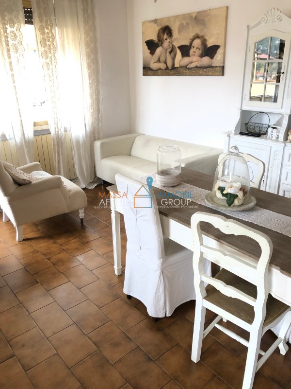 appartamento in vendita a Massa in zona Marina di Massa