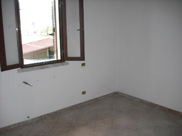 casa semindipendente in vendita a Massa in zona Marina di Massa