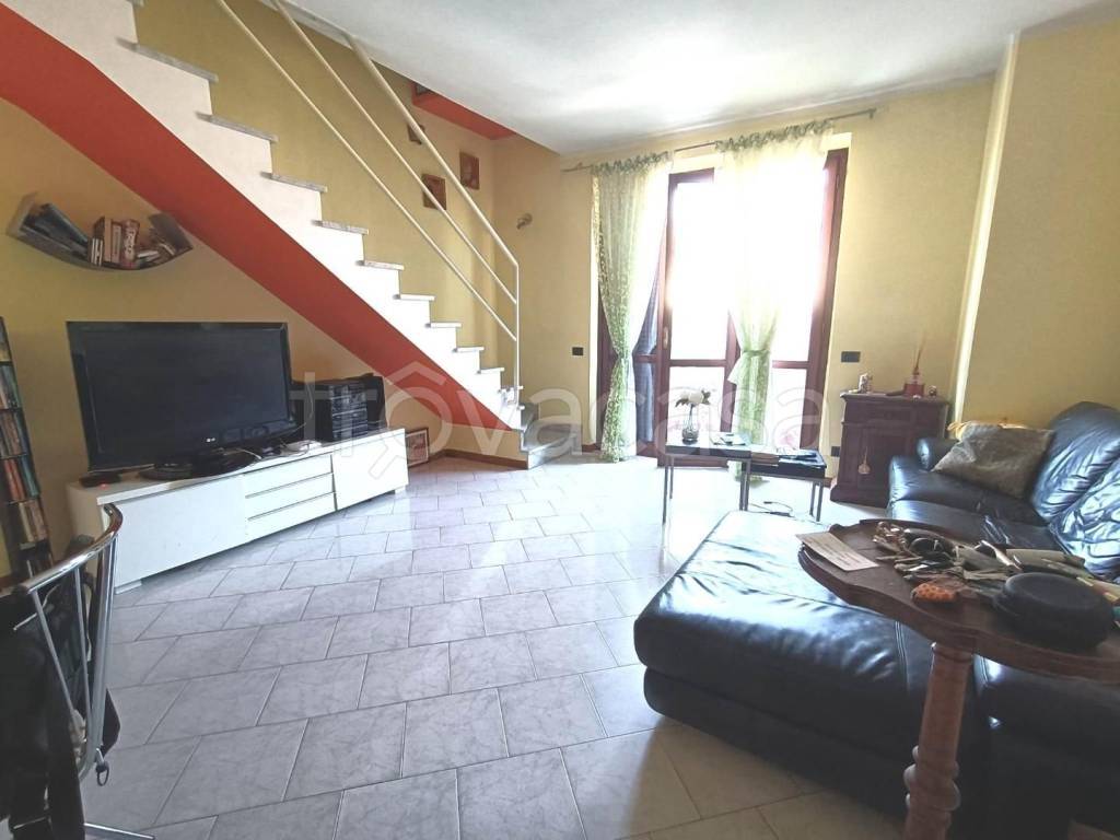 appartamento in vendita a Massa in zona Marina di Massa