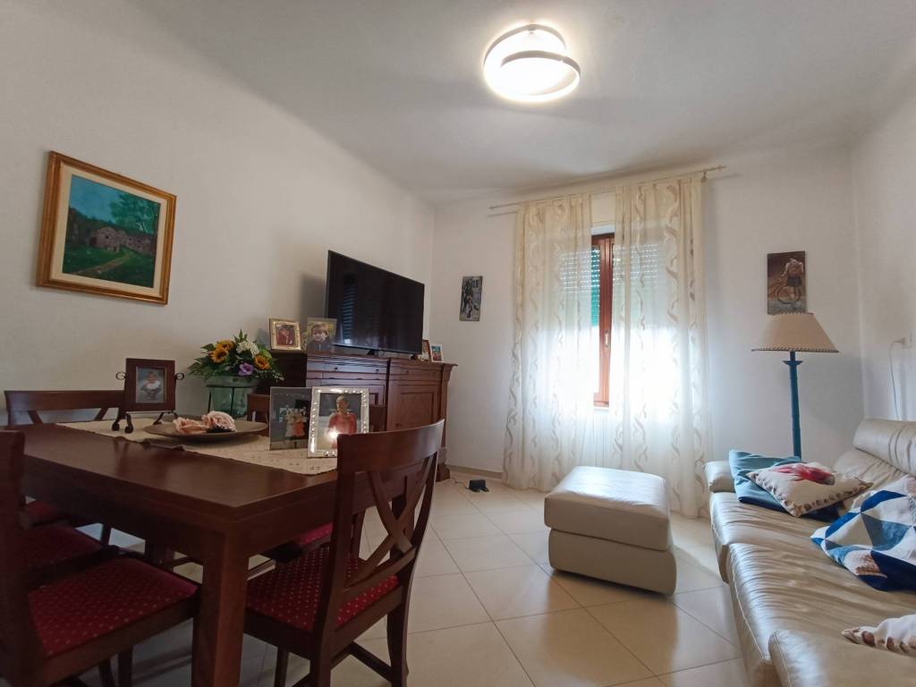 appartamento in vendita a Massa in zona Centro Storico