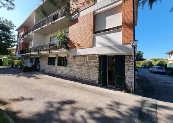 appartamento in vendita a Massa in zona Marina di Massa