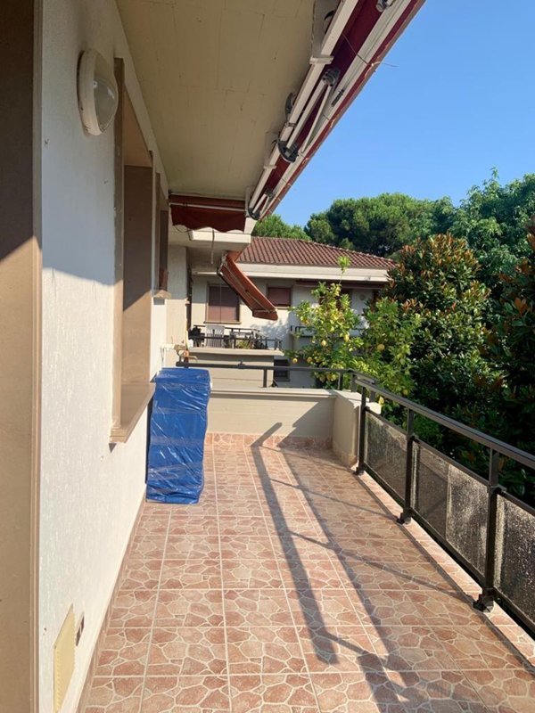 appartamento in vendita a Massa in zona Marina di Massa