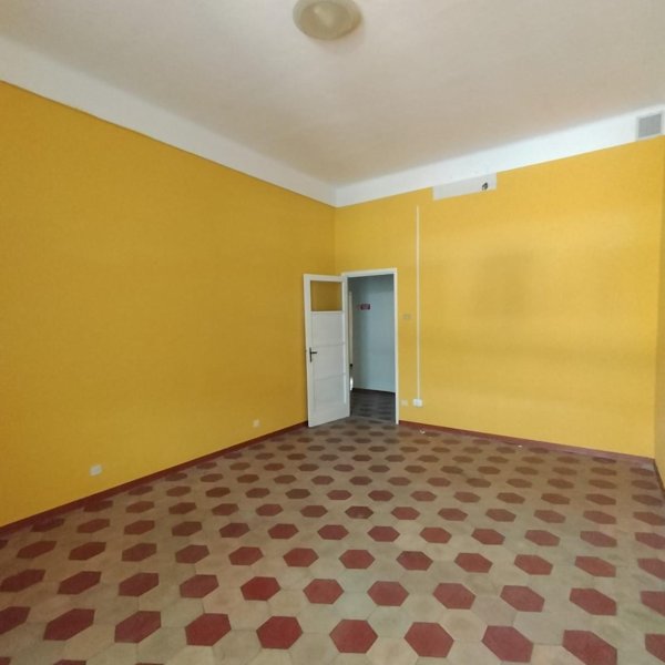appartamento in vendita a Massa in zona Centro Storico