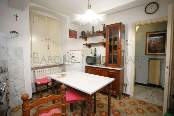 casa indipendente in vendita a Massa in zona Centro Storico