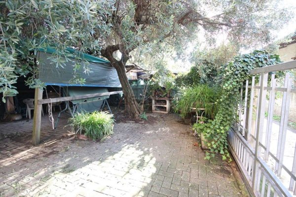 appartamento in vendita a Massa in zona Quercioli