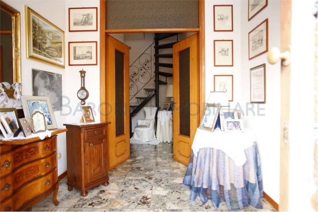 appartamento in vendita a Massa in zona Mirteto