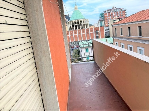 appartamento in vendita a Massa in zona Centro Storico