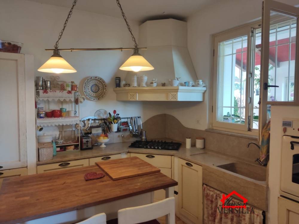 casa indipendente in vendita a Massa in zona Centro Storico