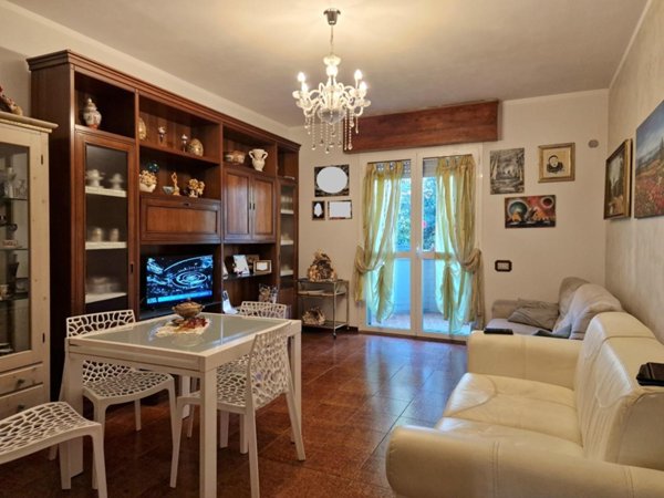 appartamento in vendita a Massa in zona Marina di Massa
