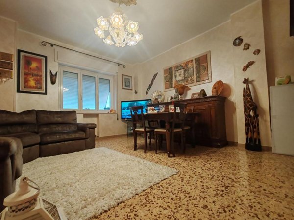 appartamento in vendita a Massa in zona Centro Storico