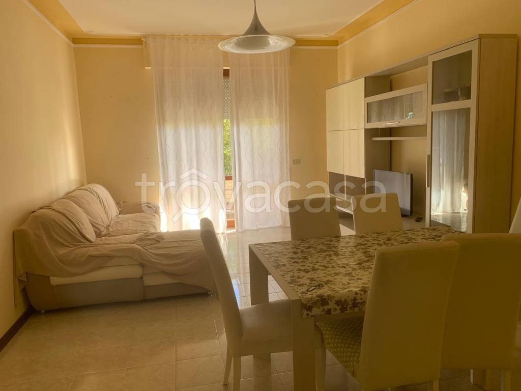 appartamento in vendita a Massa in zona Marina di Massa