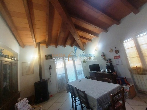 casa indipendente in vendita a Massa in zona Marina di Massa