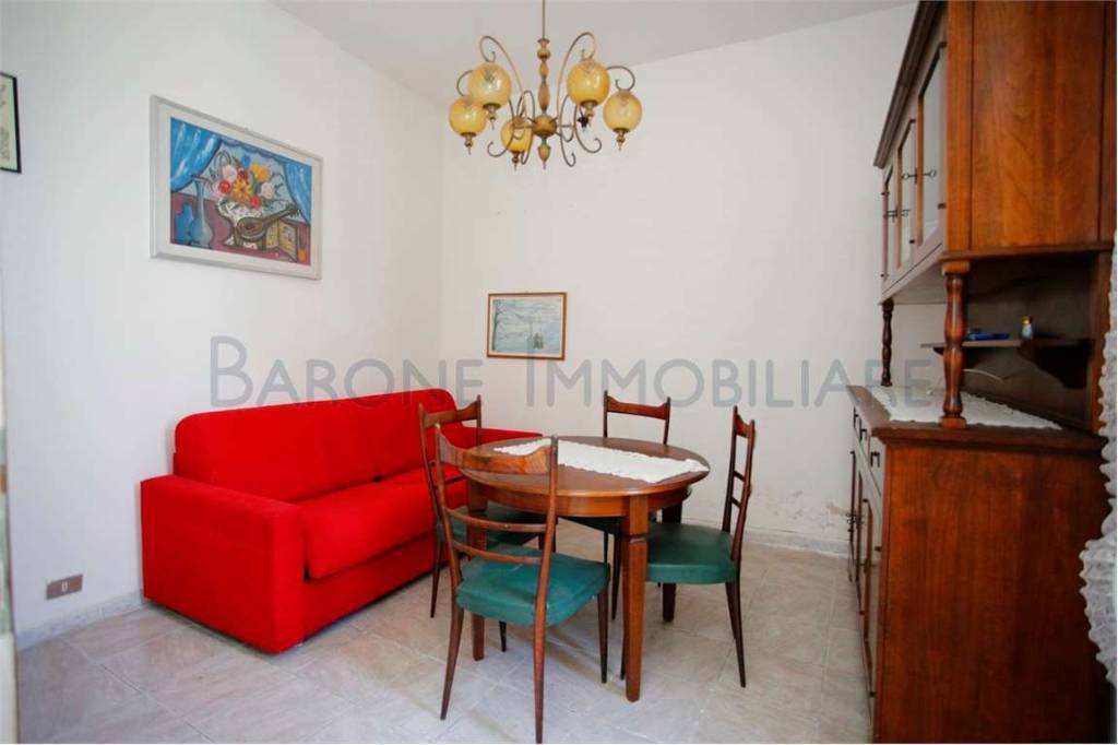 casa indipendente in vendita a Massa in zona Quercioli