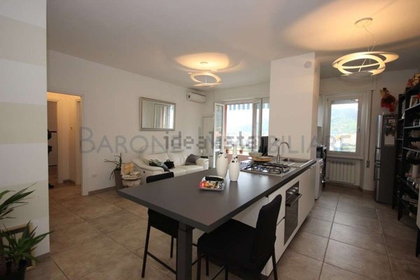 appartamento in vendita a Massa in zona Centro Storico