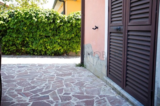 casa indipendente in vendita a Massa