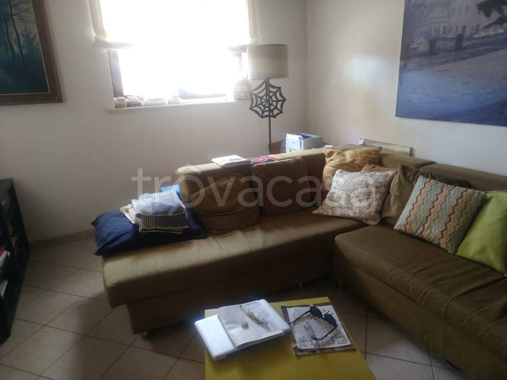 appartamento in vendita a Massa in zona Castagnola