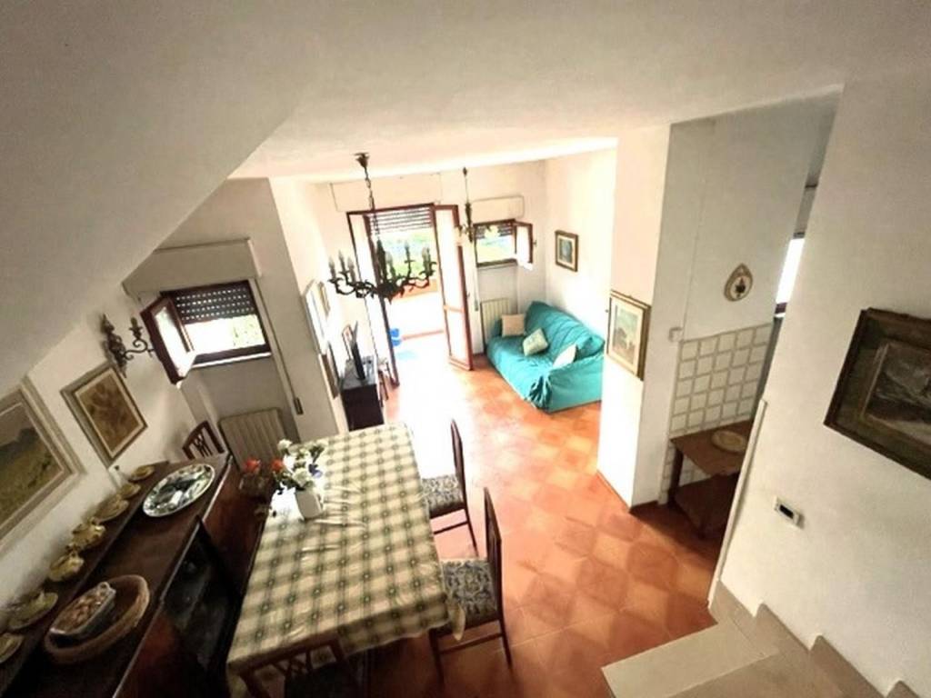 casa indipendente in vendita a Massa in zona Marina di Massa