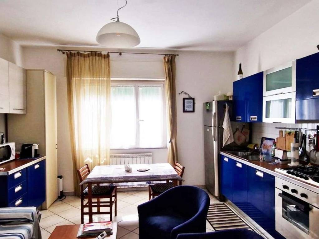 appartamento in vendita a Massa in zona Marina di Massa