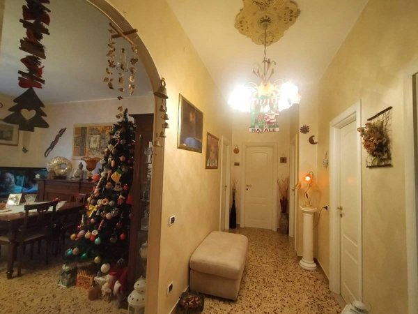appartamento in vendita a Massa in zona Centro Storico