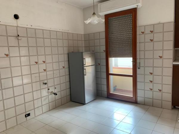 appartamento in vendita a Massa in zona Centro Storico
